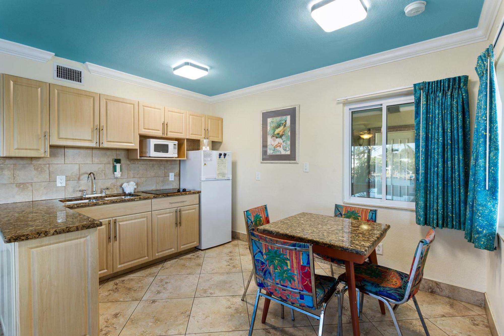 Bay Palms Waterfront Resort - Hotel And Marina St. Pete Beach Zimmer foto